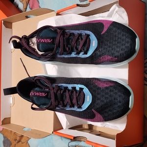 Women's Nike Air Max Fly 8.5 size